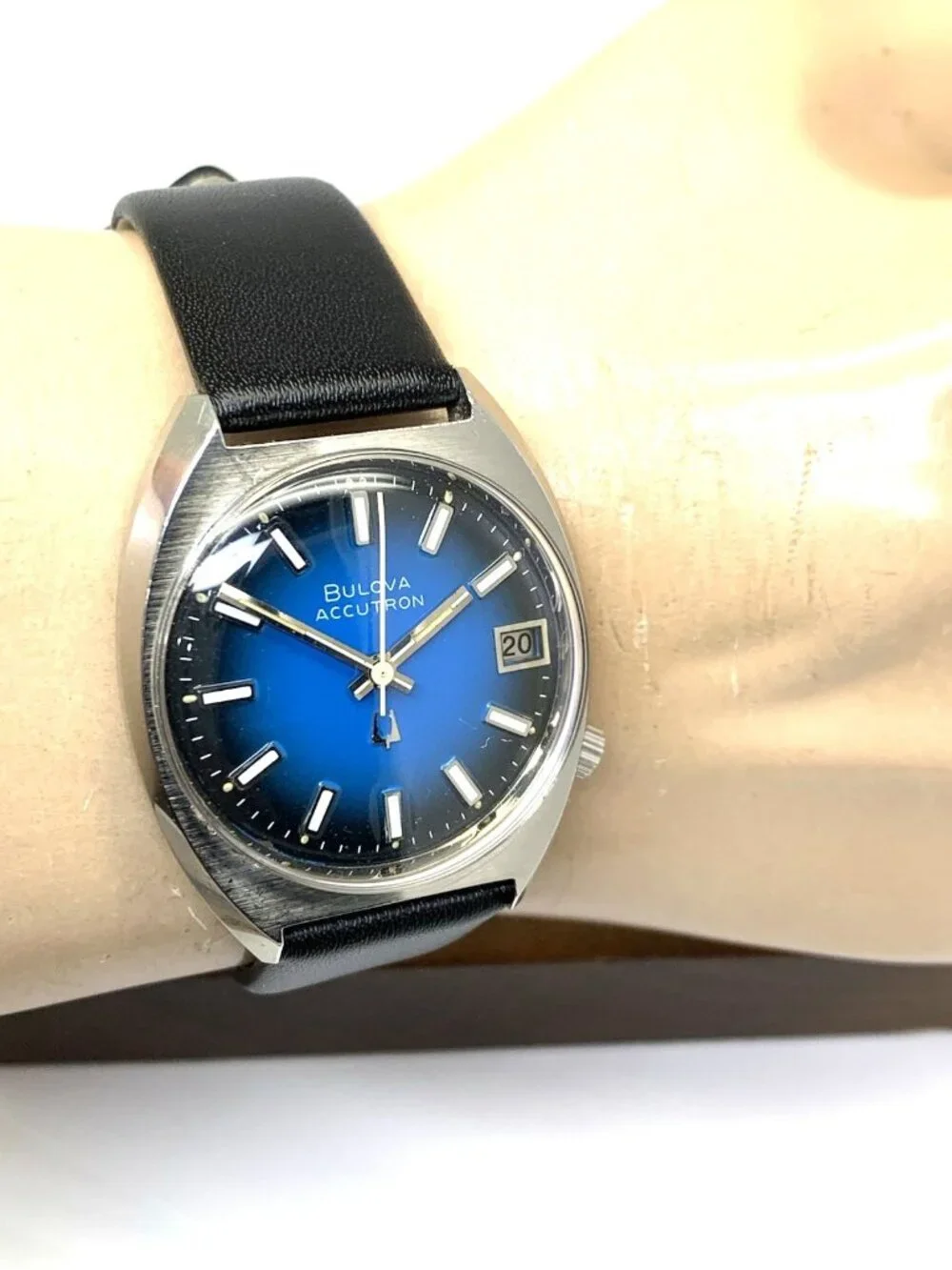 Bulova Accutron Men's Watch Vintage 1973 Quartz Blue Dial Black Leather Strap